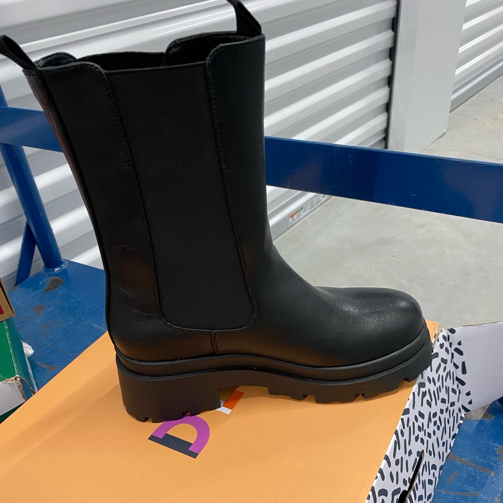 DLG woman’s boot